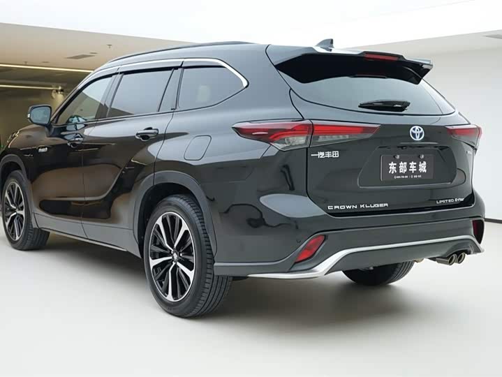 Фото 4 - Toyota Crown Kluger