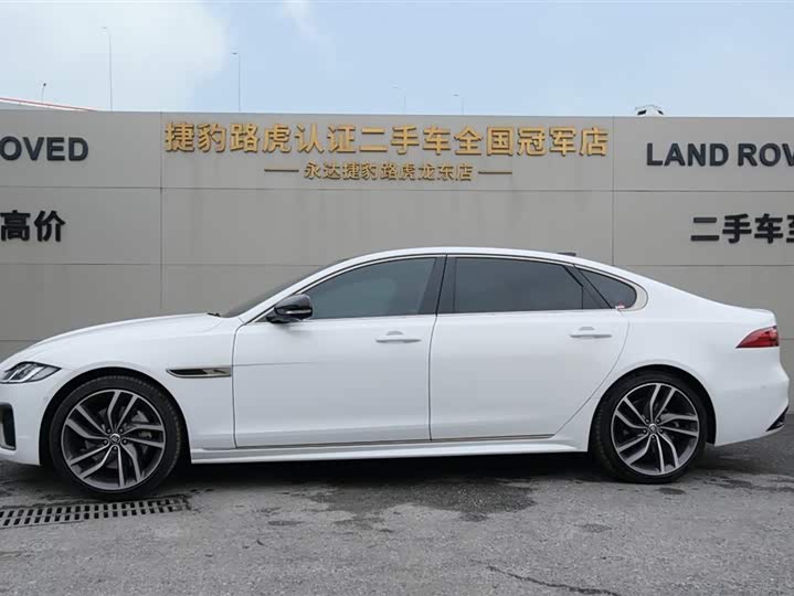 Фото 8 - Jaguar XF L