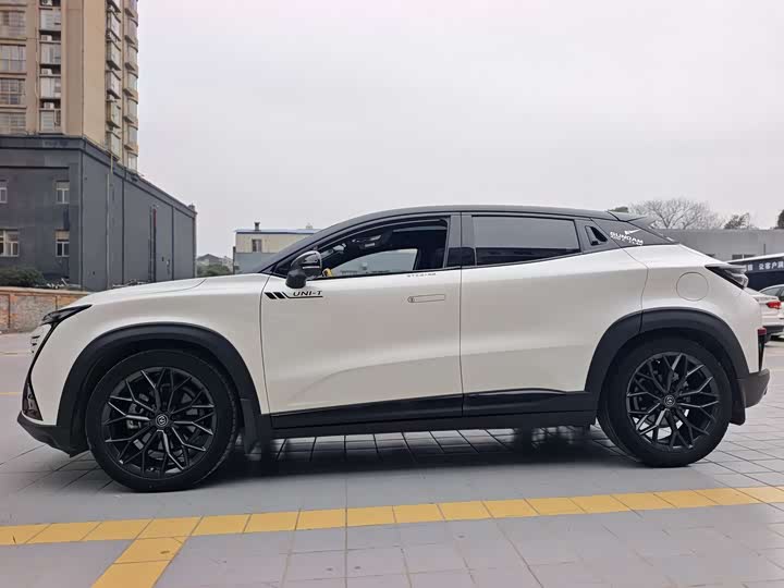 Photo 4 - Changan UNI-T