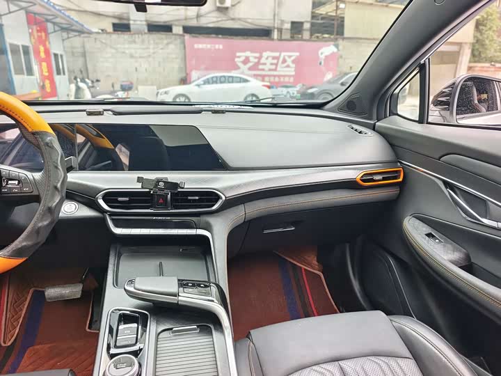 Photo 8 - Changan UNI-T