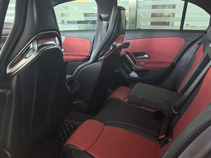 Фото 4 - Mercedes-Benz A-Class AMG