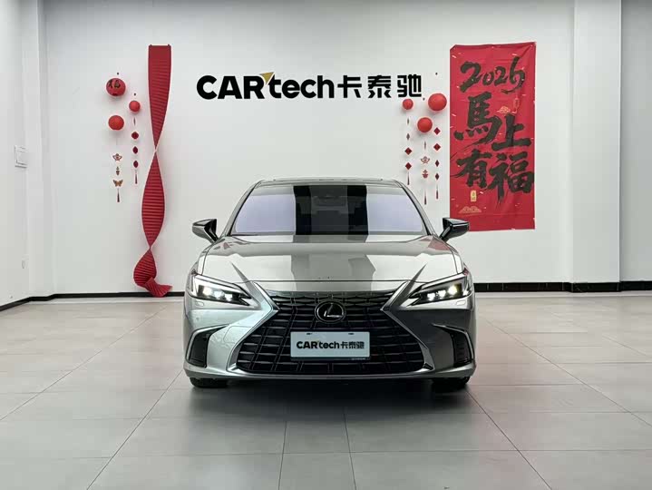 Фото 2 - Lexus ES