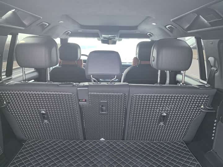 Фото 9 - Land Rover Defender