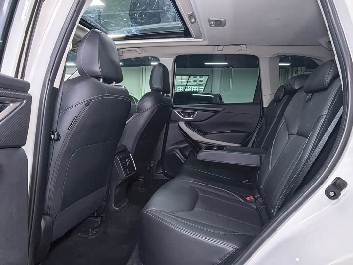 Фото 9 - Subaru Forester