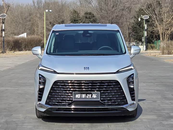 Фото 2 - Buick GL8 ES