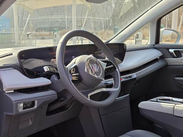 Фото 7 - Buick GL8 ES