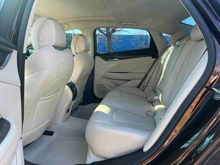 Фото 7 - Buick LaCrosse