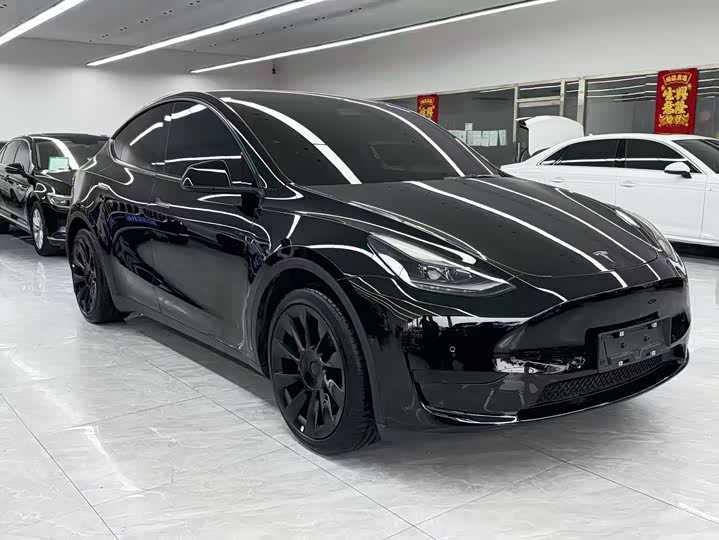 Фото 3 - Tesla Model Y