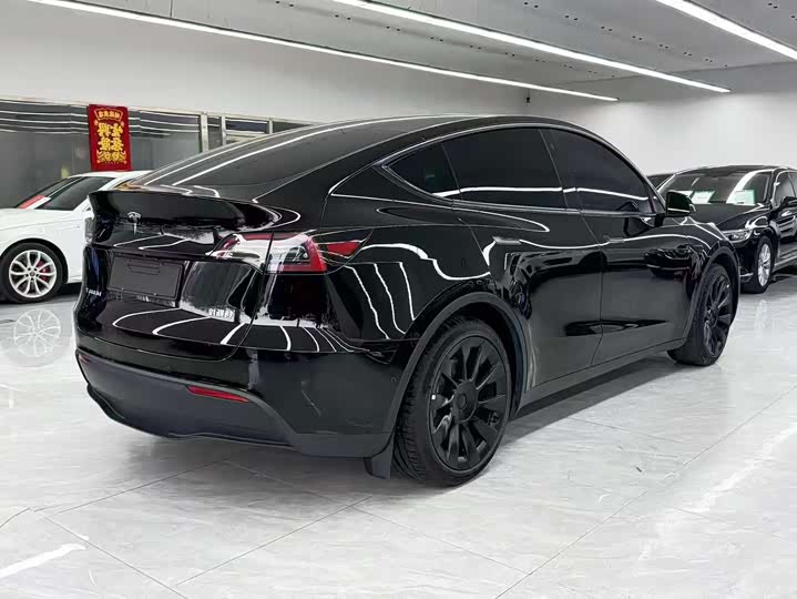 Фото 6 - Tesla Model Y