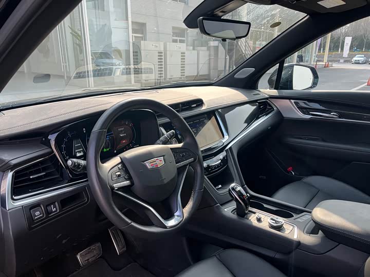 Фото 5 - Cadillac XT6