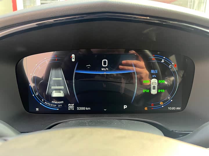 Фото 8 - Cadillac XT6