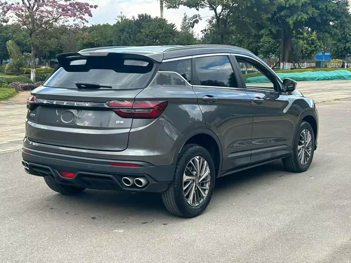 Фото 7 - Geely Coolray