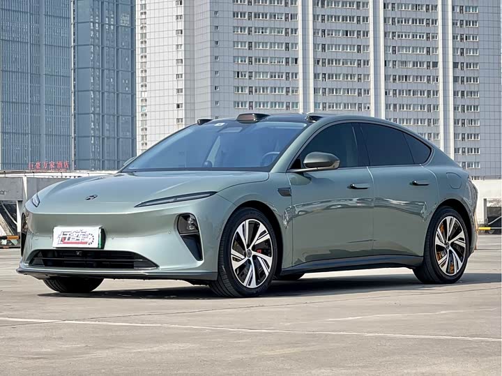 Фото 1 - Nio ET5