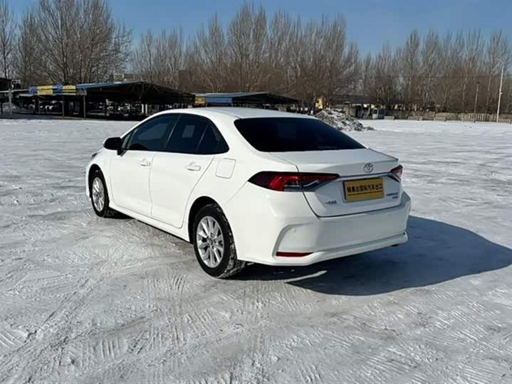 Фото 4 - Toyota Corolla