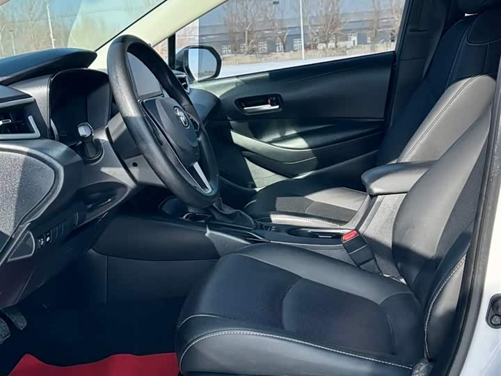 Фото 9 - Toyota Corolla