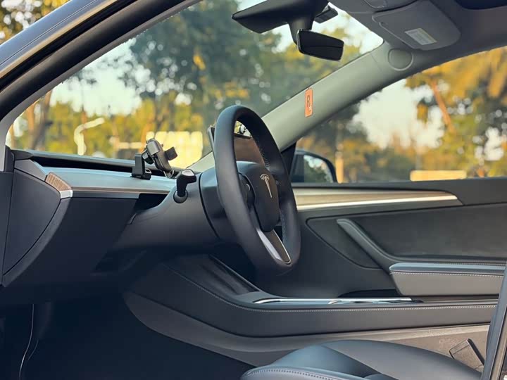 Фото 4 - Tesla Model Y