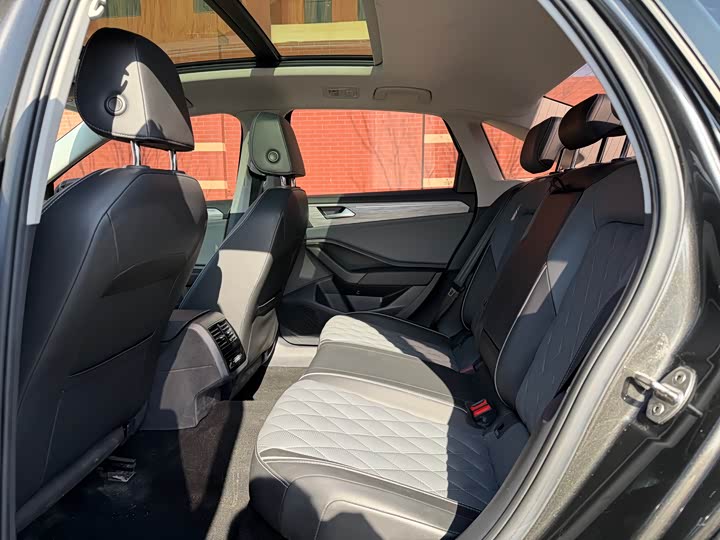 Фото 6 - Volkswagen Sagitar L