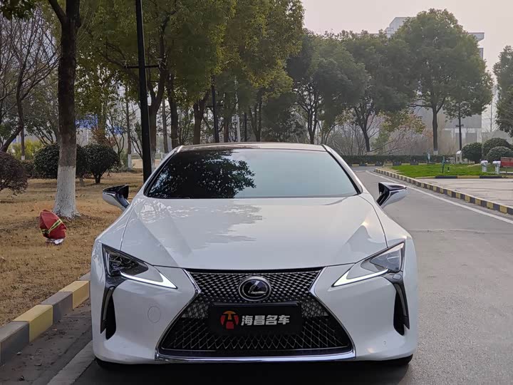 Фото 2 - Lexus LC