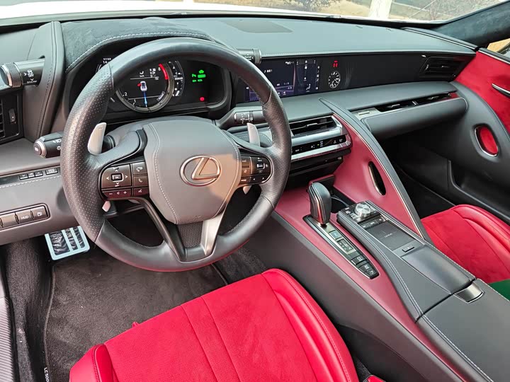 Фото 7 - Lexus LC