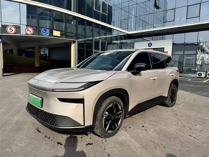 Фото 1 - Toyota bZ3X