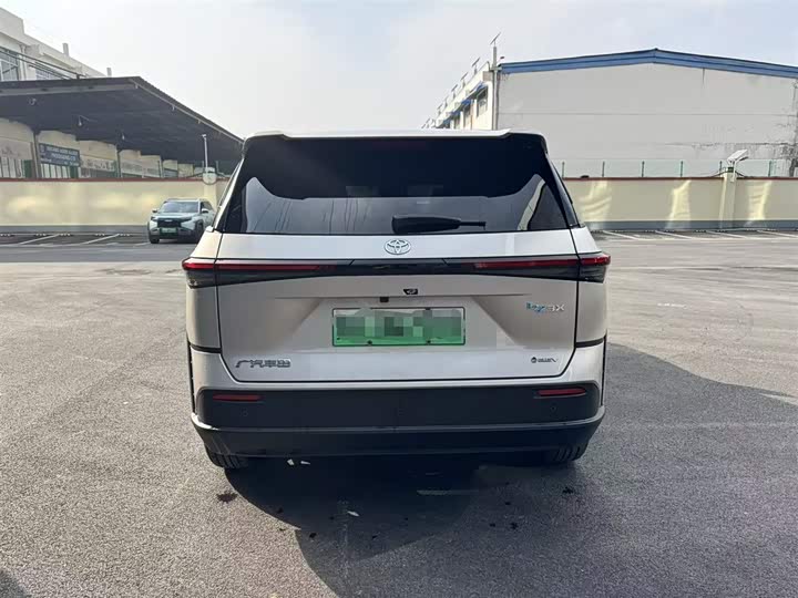 Фото 5 - Toyota bZ3X