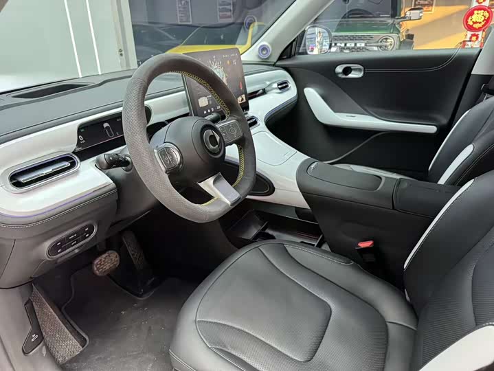 Фото 9 - Smart #1