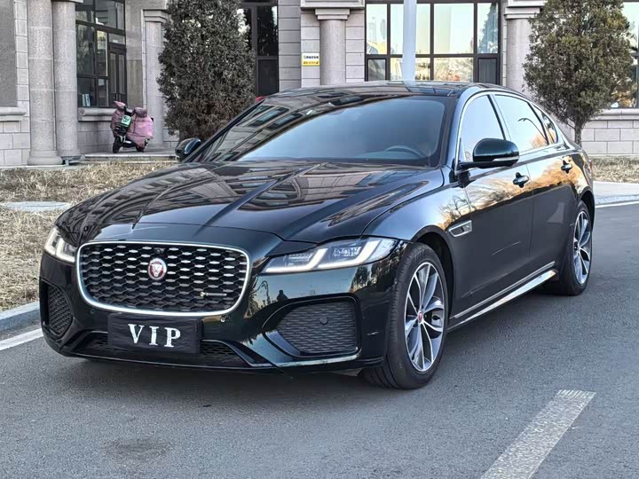 Фото 1 - Jaguar XF L