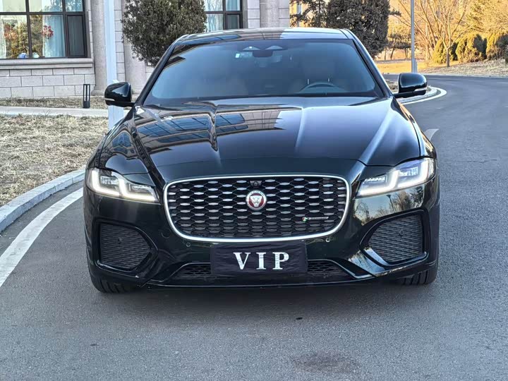 Фото 2 - Jaguar XF L