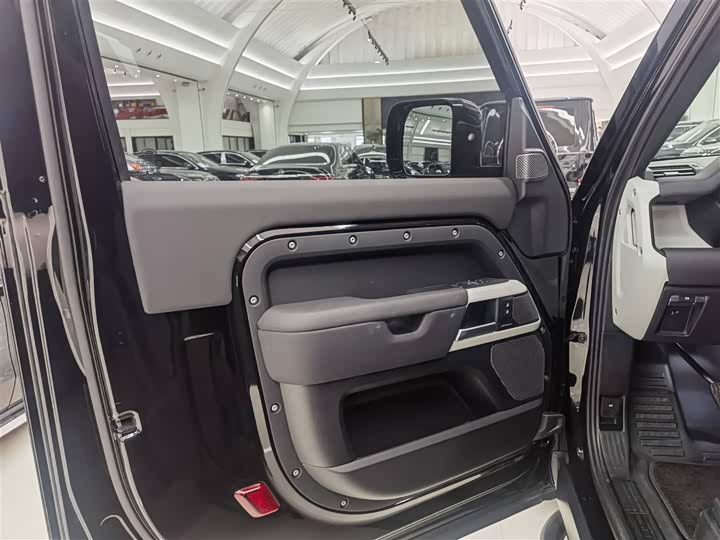 Фото 6 - Land Rover Defender