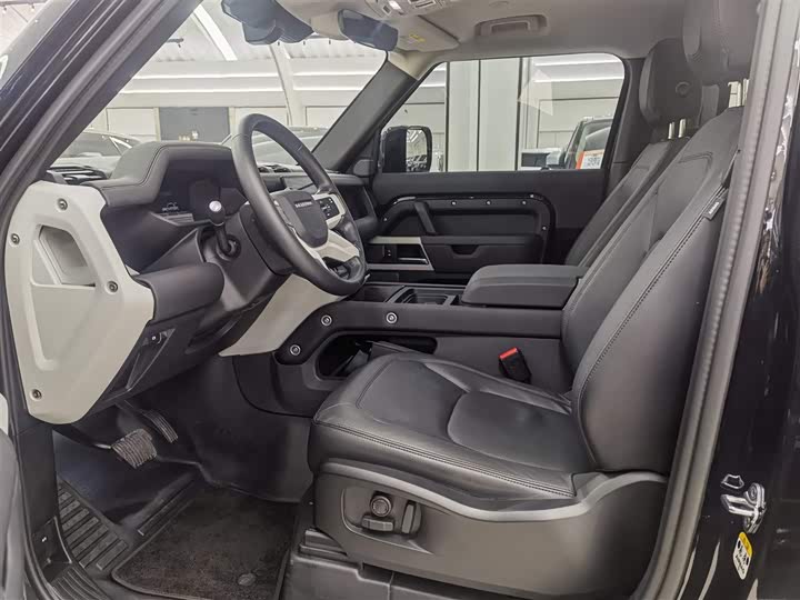 Фото 9 - Land Rover Defender