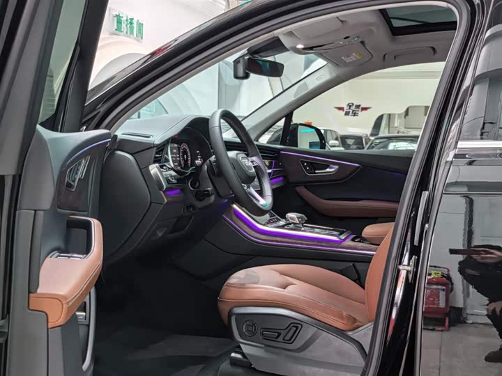 Фото 5 - Audi Q7