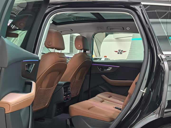 Фото 7 - Audi Q7