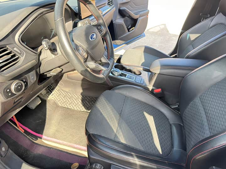 Фото 4 - Ford Focus