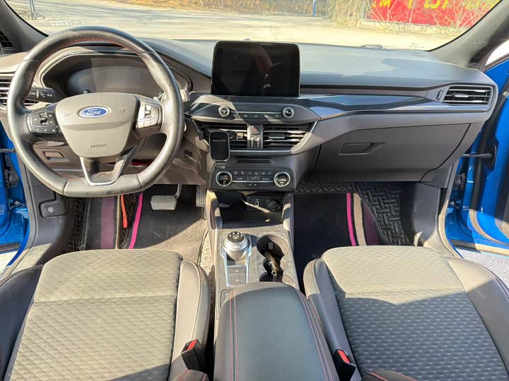 Фото 5 - Ford Focus