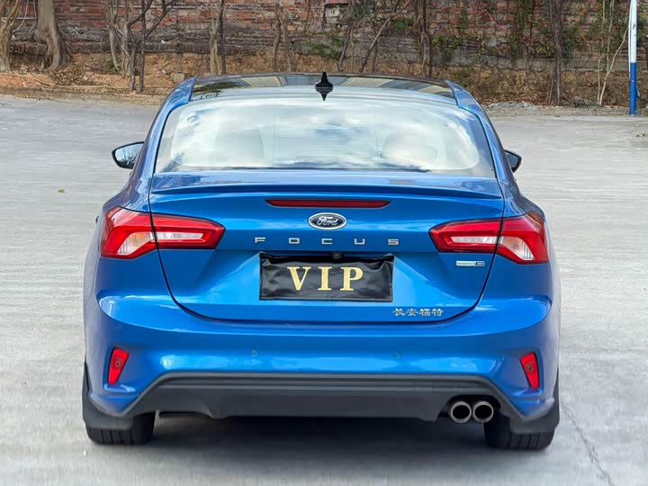 Фото 8 - Ford Focus