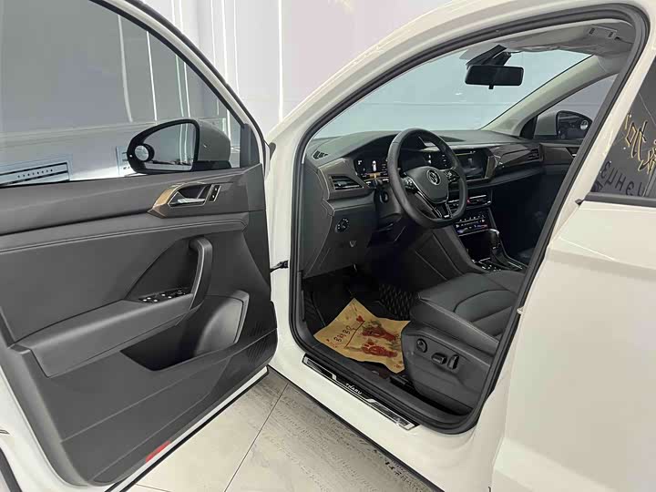 Фото 7 - Volkswagen Tharu