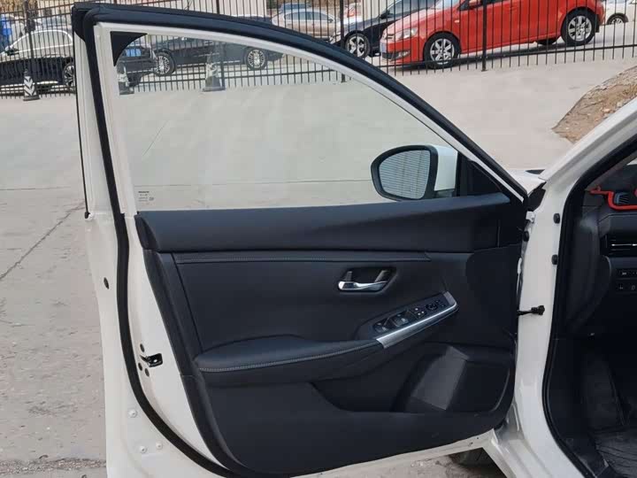 Фото 8 - Nissan Sylphy