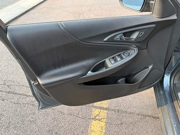 Фото 6 - Chevrolet Malibu XL