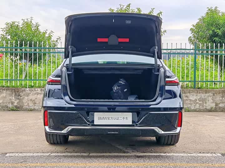 Фото 6 - BMW 7 Series