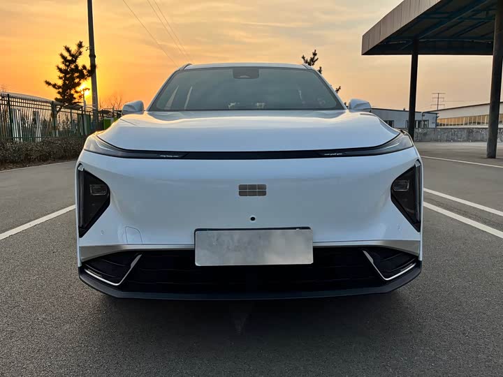 Фото 2 - Geely Galaxy L7