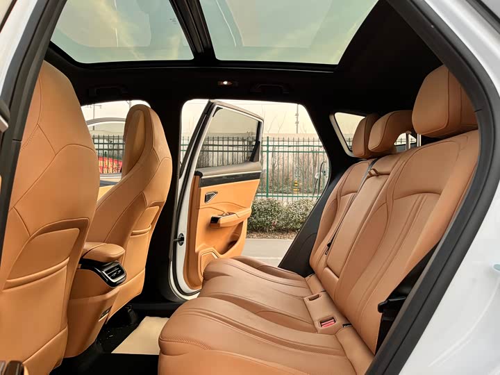 Фото 6 - Geely Galaxy L7