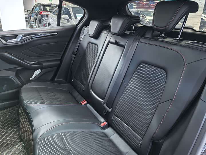 Фото 6 - Ford Focus