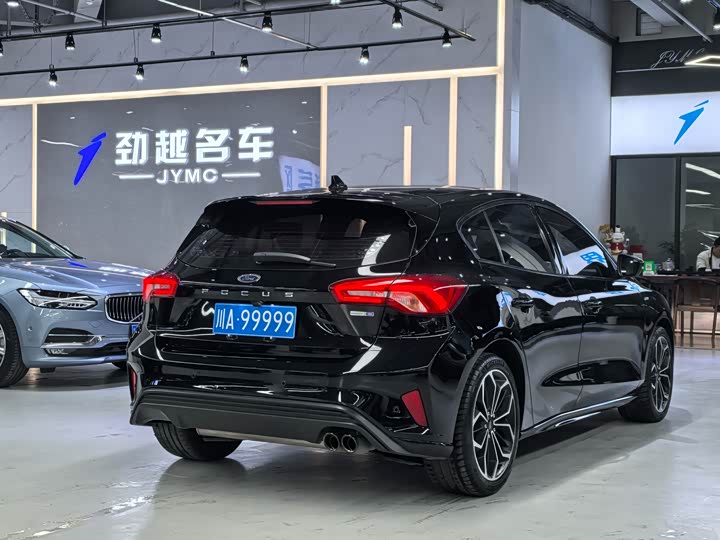 Фото 9 - Ford Focus