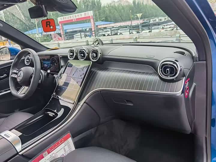 Photo 5 - Mercedes-Benz GLC-Class