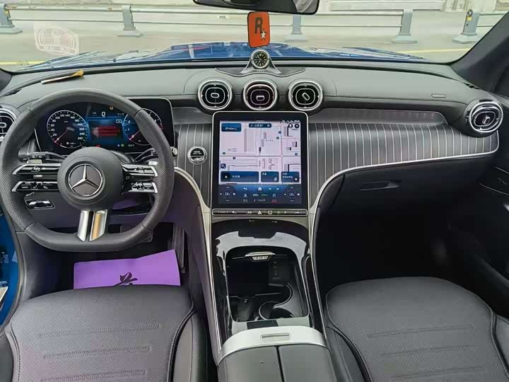 Photo 8 - Mercedes-Benz GLC-Class