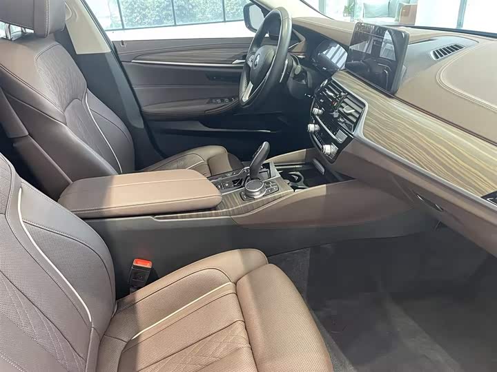 Фото 8 - BMW 5 Series