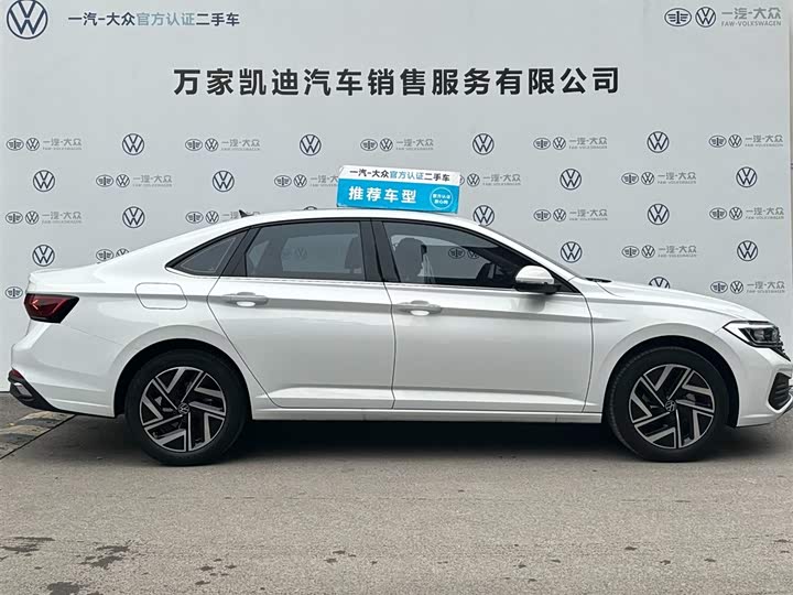 Фото 4 - Volkswagen Sagitar L