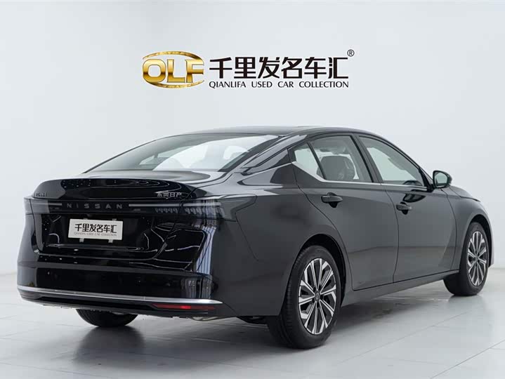 Фото 4 - Nissan Teana