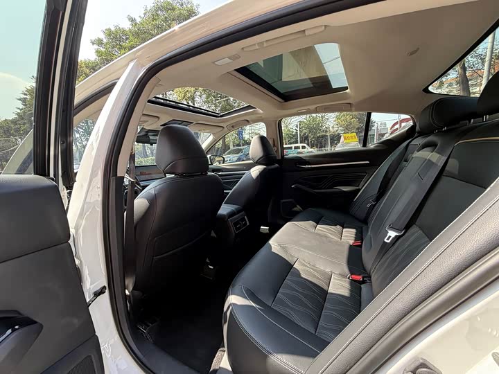 Фото 8 - Nissan Teana