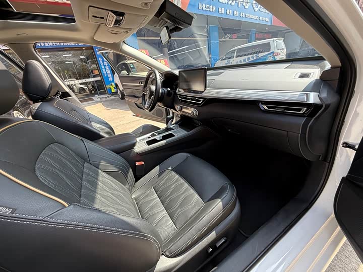 Фото 9 - Nissan Teana